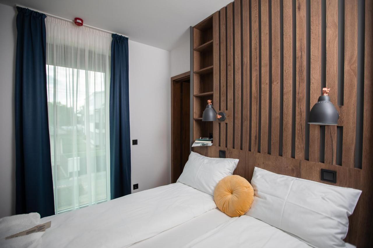 Tahiti Resort Apartments ไฮจ์ดุสโซบอสโล ภายนอก รูปภาพ